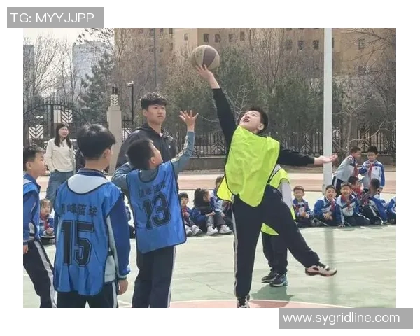 你拍一篮球的背后故事与成长历程探寻篮球运动的魅力与人生启示
